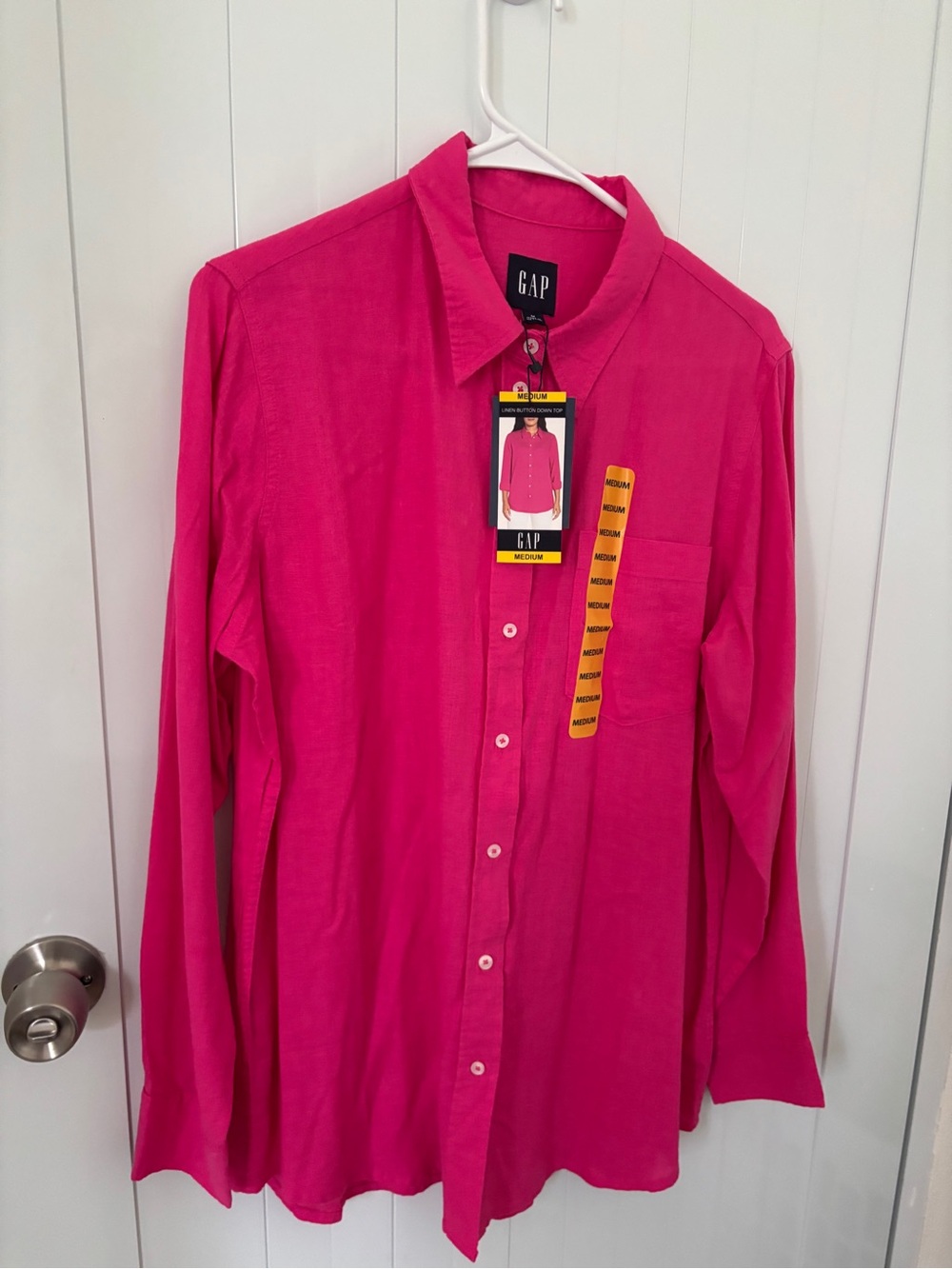GAP women’s Button-Down Shirt in Hot Pink